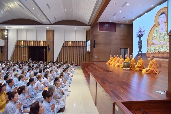 Tu niệm Phật một ngày