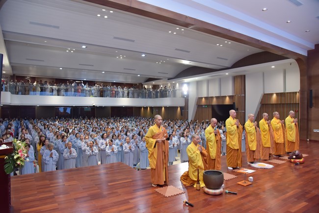 Tu niệm Phật một ngày