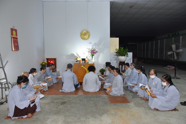 Lễ cầu an cơ sở in vải ở Hóc Môn