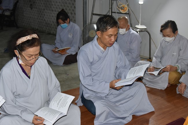 Lễ cầu an cơ sở in vải ở Hóc Môn