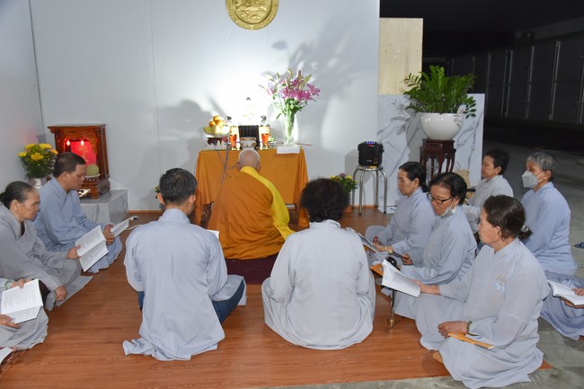 Lễ cầu an cơ sở in vải ở Hóc Môn