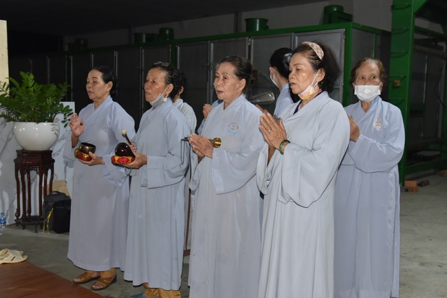 Lễ cầu an cơ sở in vải ở Hóc Môn