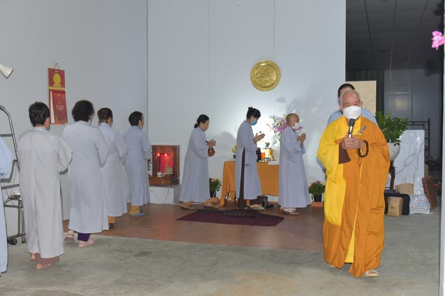 Lễ cầu an cơ sở in vải ở Hóc Môn