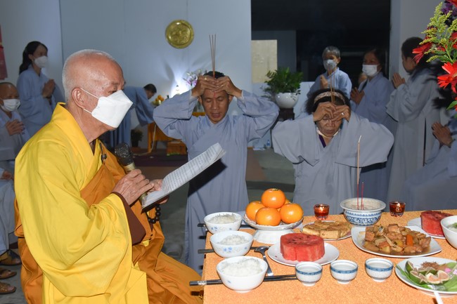 Lễ cầu an cơ sở in vải ở Hóc Môn