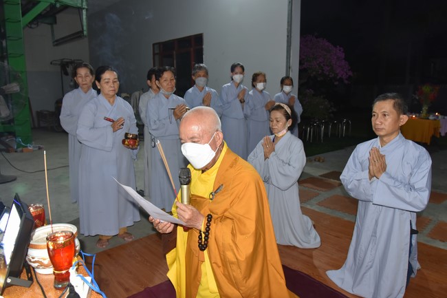 Lễ cầu an cơ sở in vải ở Hóc Môn