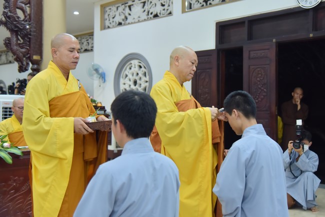 Lễ thế phát xuất gia 08/12 Nhâm Dần