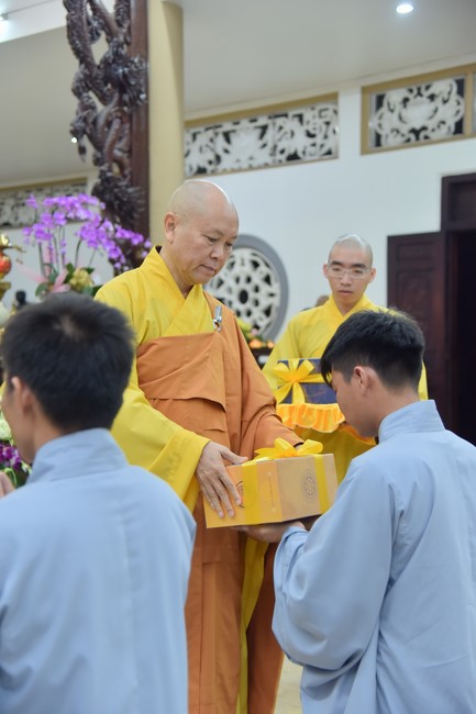 Lễ thế phát xuất gia 08/12 Nhâm Dần