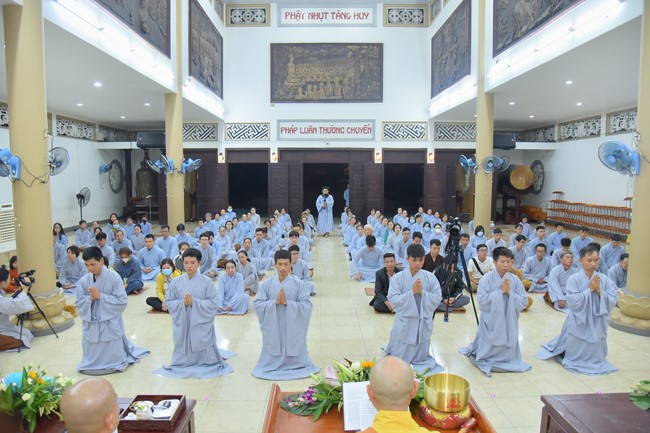 Lễ thế phát xuất gia 08/12 Nhâm Dần