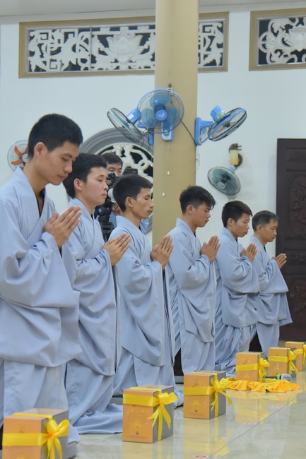 Lễ thế phát xuất gia 08/12 Nhâm Dần