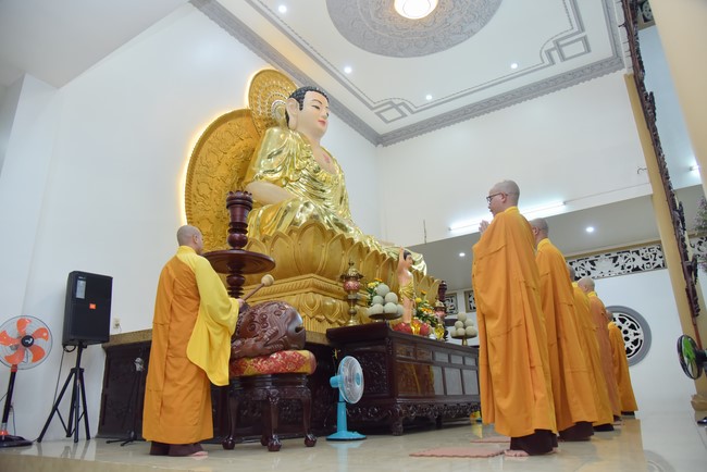 Lễ thế phát xuất gia 08/12 Nhâm Dần