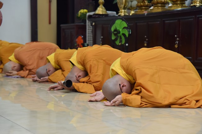 Lễ thế phát xuất gia 08/12 Nhâm Dần