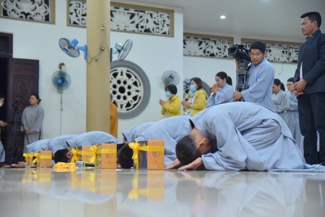 Lễ thế phát xuất gia 08/12 Nhâm Dần