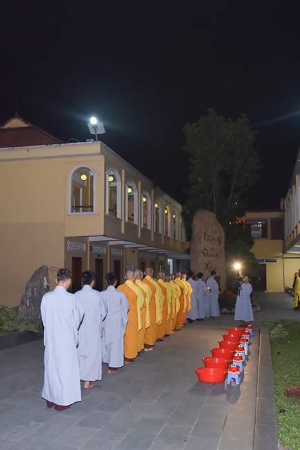 Lễ thế phát xuất gia 08/12 Nhâm Dần