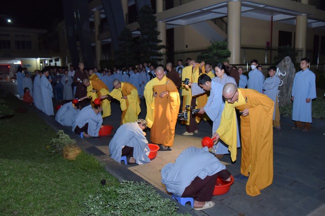 Lễ thế phát xuất gia 08/12 Nhâm Dần