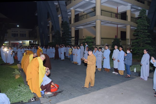 Lễ thế phát xuất gia 08/12 Nhâm Dần