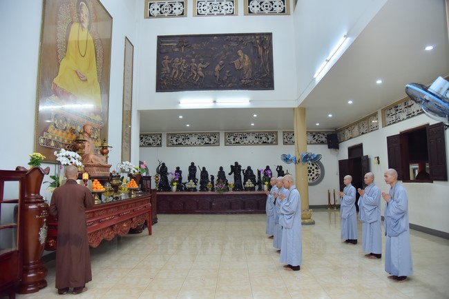 Lễ thế phát xuất gia 08/12 Nhâm Dần