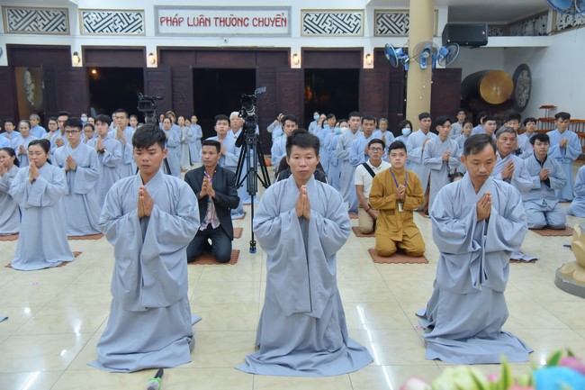 Lễ thế phát xuất gia 08/12 Nhâm Dần