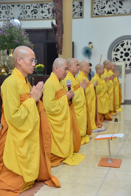 Lễ thế phát xuất gia 08/12 Nhâm Dần