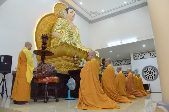 Lễ thế phát xuất gia 08/12 Nhâm Dần