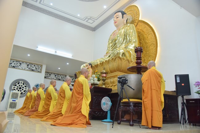 Lễ thế phát xuất gia 08/12 Nhâm Dần