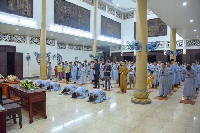 Lễ thế phát xuất gia 08/12 Nhâm Dần