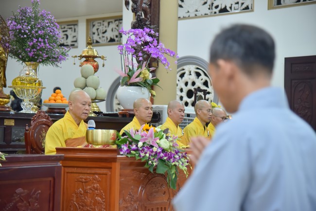 Lễ thế phát xuất gia 08/12 Nhâm Dần