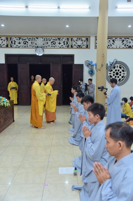 Lễ thế phát xuất gia 08/12 Nhâm Dần