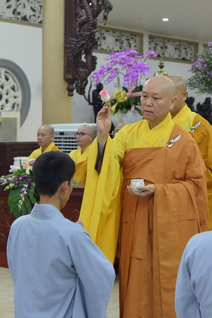 Lễ thế phát xuất gia 08/12 Nhâm Dần