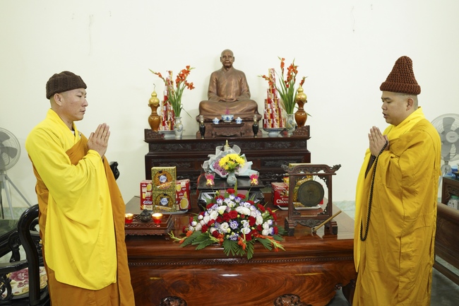 Commemorating enlightened achievement of Bodhisattva Siddhartha at Dong Cao pagoda