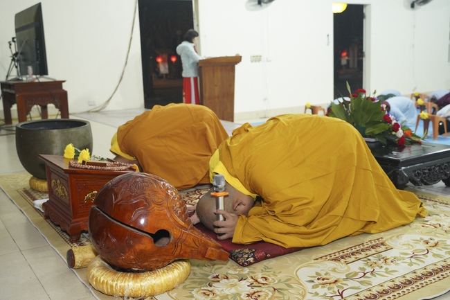 Commemorating enlightened achievement of Bodhisattva Siddhartha at Dong Cao pagoda
