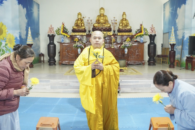 Commemorating enlightened achievement of Bodhisattva Siddhartha at Dong Cao pagoda