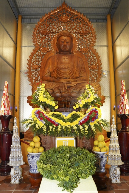 Commemorating enlightened achievement of Bodhisattva Siddhartha at Dong Cao pagoda