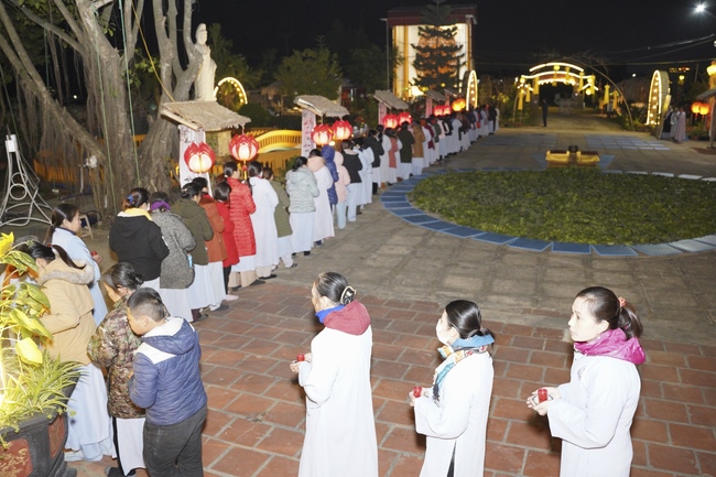 Commemorating enlightened achievement of Bodhisattva Siddhartha at Dong Cao pagoda