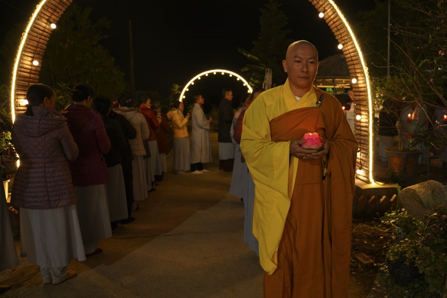 Commemorating enlightened achievement of Bodhisattva Siddhartha at Dong Cao pagoda
