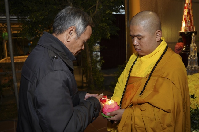 Commemorating enlightened achievement of Bodhisattva Siddhartha at Dong Cao pagoda