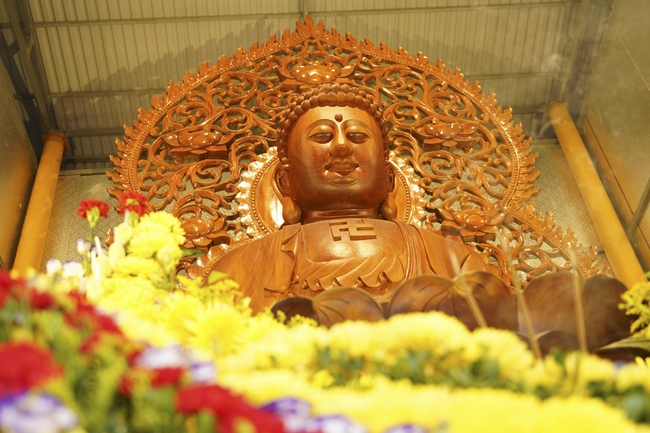 Commemorating enlightened achievement of Bodhisattva Siddhartha at Dong Cao pagoda
