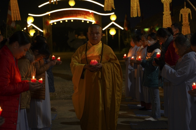 Commemorating enlightened achievement of Bodhisattva Siddhartha at Dong Cao pagoda