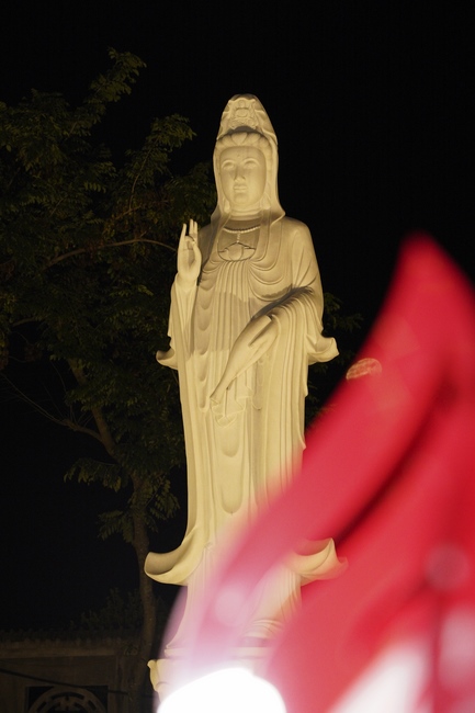 Commemorating enlightened achievement of Bodhisattva Siddhartha at Dong Cao pagoda