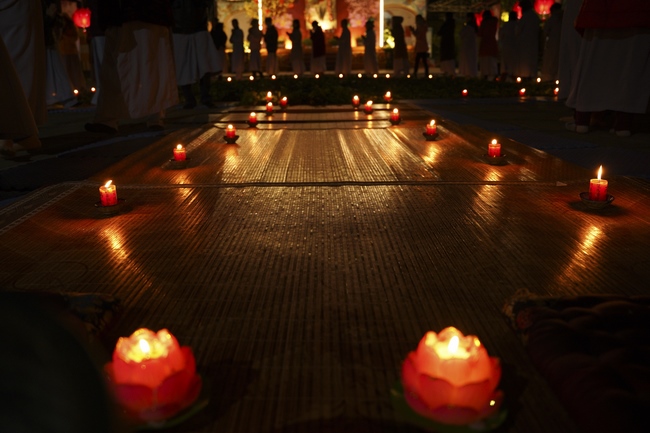 Commemorating enlightened achievement of Bodhisattva Siddhartha at Dong Cao pagoda