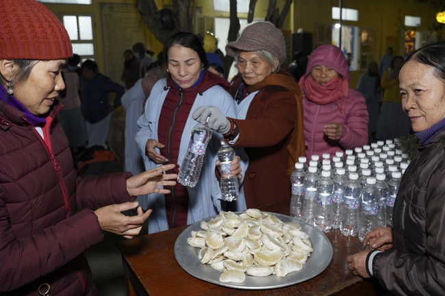 Commemorating enlightened achievement of Bodhisattva Siddhartha at Dong Cao pagoda