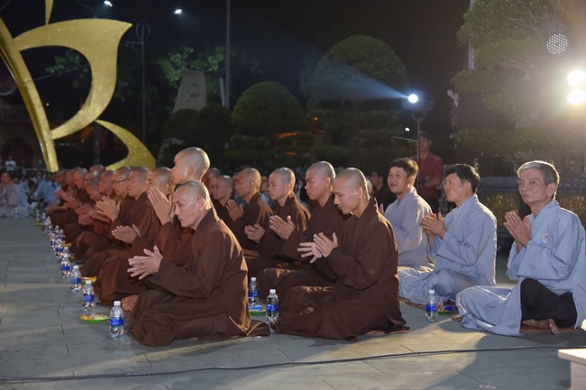 The 5th gratitude ceremony to disciples