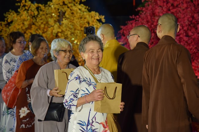 The 5th gratitude ceremony to disciples