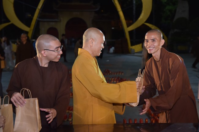 The 5th gratitude ceremony to disciples