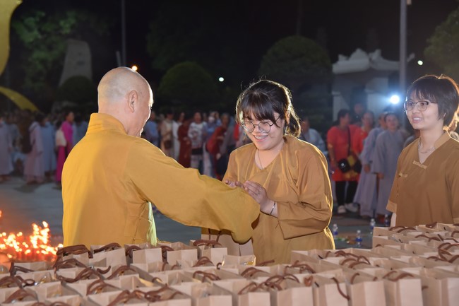 The 5th gratitude ceremony to disciples