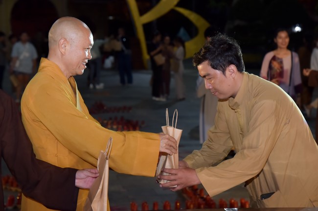 The 5th gratitude ceremony to disciples