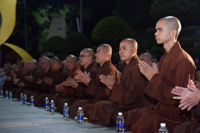 The 5th gratitude ceremony to disciples