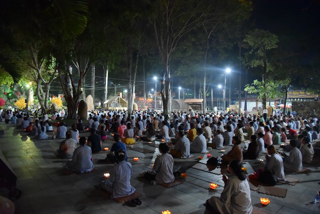 Khóa lễ sám hối nhân ngày Bồ Tát Tất Đạt Đa thành đạo