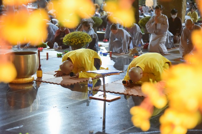 Khóa lễ sám hối nhân ngày Bồ Tát Tất Đạt Đa thành đạo