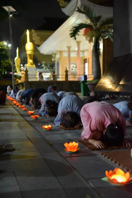 Khóa lễ sám hối nhân ngày Bồ Tát Tất Đạt Đa thành đạo