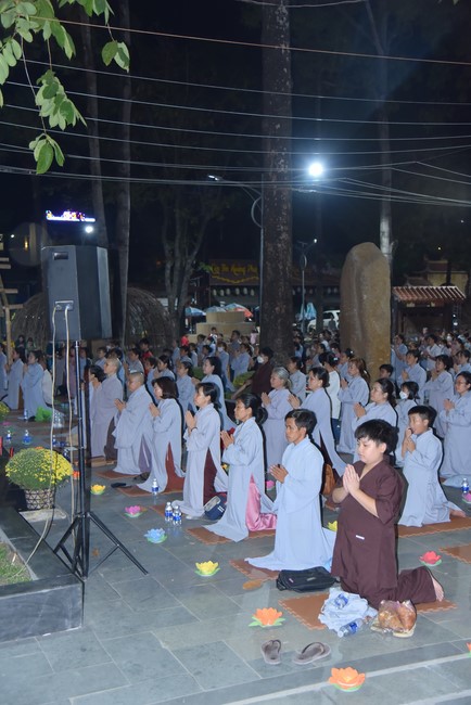 Khóa lễ sám hối nhân ngày Bồ Tát Tất Đạt Đa thành đạo